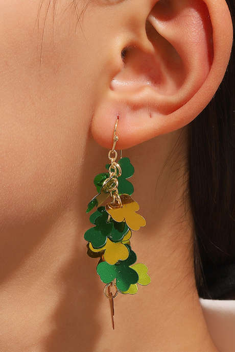 Kolczyki Cascade z zielonymi metalowymi koniczynkami