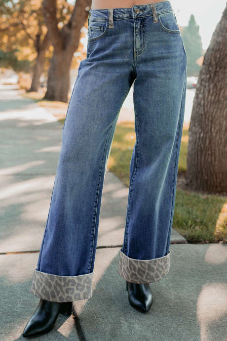 Jeansy Cello w kolorze zmierzchu, w panterkę, z szlufkami na pasek i podwiniętymi mankietami