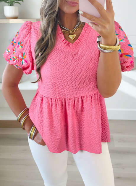 Sachet Rosa Volangblus med V-ringning och Blommig Broderi och Puffärm i Struktur