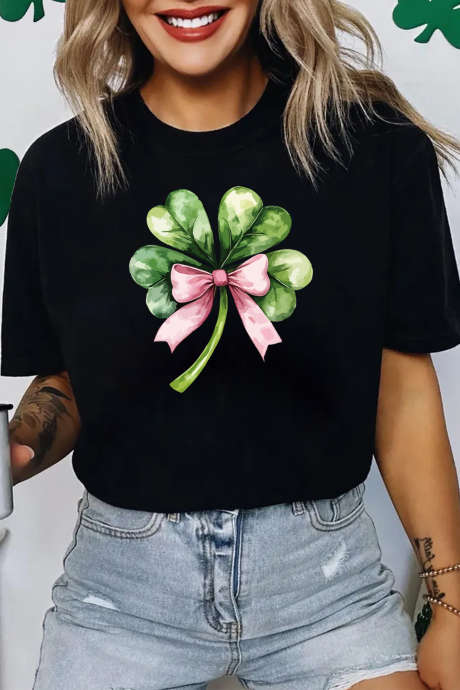Camiseta informal negra con estampado de trébol y lazo para mujer