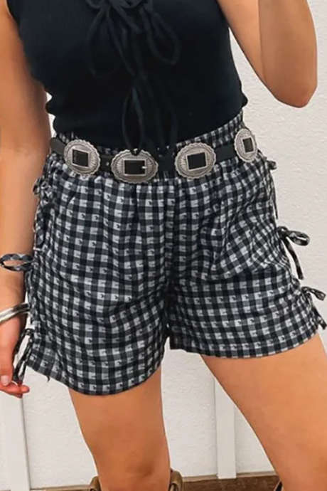 Schwarze Shorts mit Gingham-Karo, Western-Pferdemotiv und Fliege, Freizeitkleidung