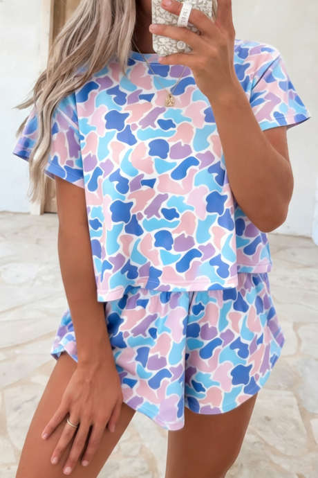 Letní kraťasy s nebesky modrým maskáčovým potiskem