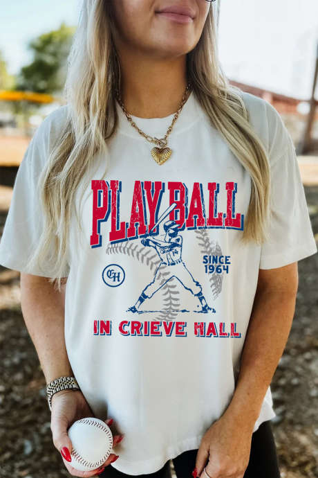 Valkoinen PLAY BALL IN CRIEVE HALL Retro Graphic -t-paita