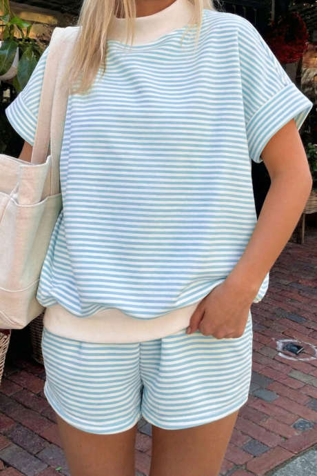 Nebesno modra črtasta majica z manšetnimi rokavi in ​​kontrastnim ovratnikom, priložnostni komplet 2 kosov