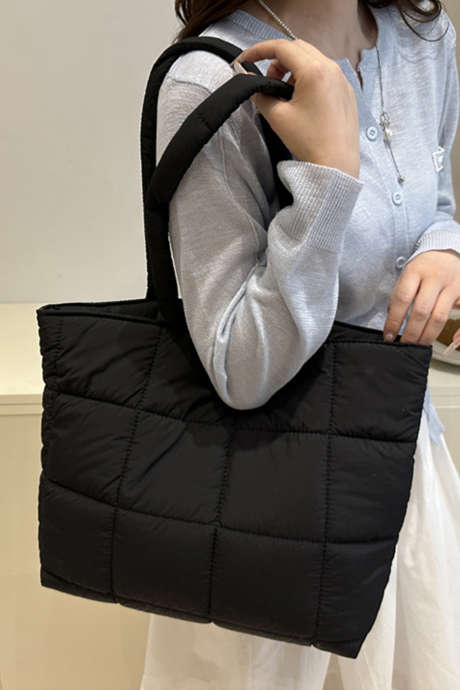 Black Solid Color Quilted Tote Bag BH031551-P2