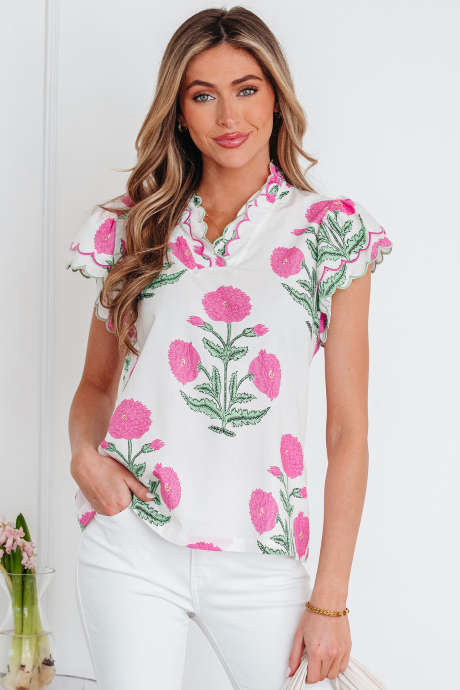 Vaaleanpunainen villikukkakuvioinen kontrastireunainen kampasimpukkadetaljillinen lyhythihainen pusero