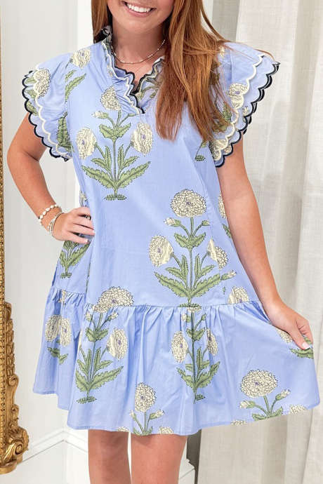 Taivaansininen villi kukkakuvioinen simpukankuvioinen kirjontareunus V-pääntiellä varustettu pudotusvyötäröinen minimekko