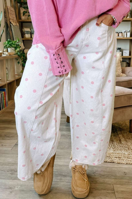 Roza kavbojke s potiskom polka pik in detajli šivov