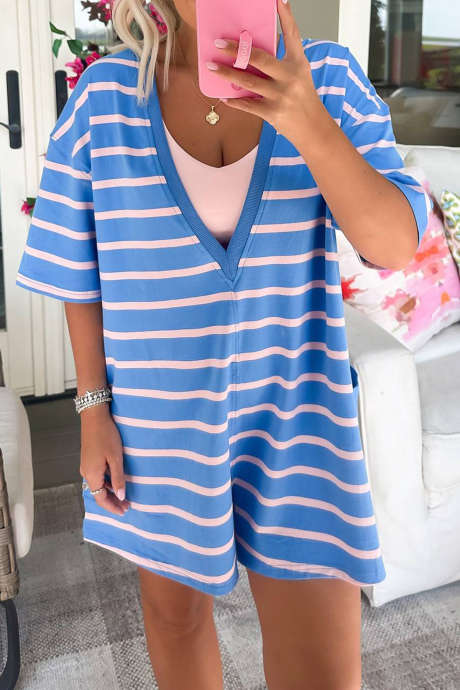 Nebesno moder črtast V-izrez s kratkimi rokavi, ohlapne kratke hlače