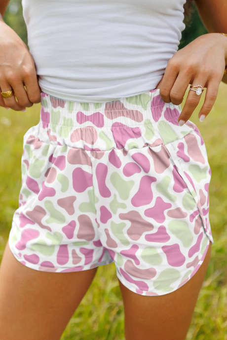 Zelene kratke hlače z visokim pasom in kamuflažnim potiskom