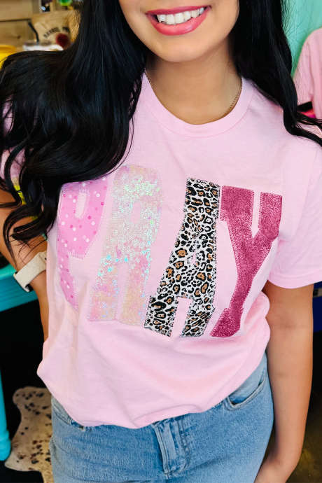 Pinkki PRAY paljettikuvioinen leopardikuvioinen t-paita, jossa useita paikkauksia