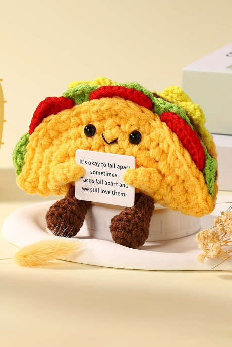 Rumena ročno kvačkana igračka za čustveno podporo v obliki tacosa