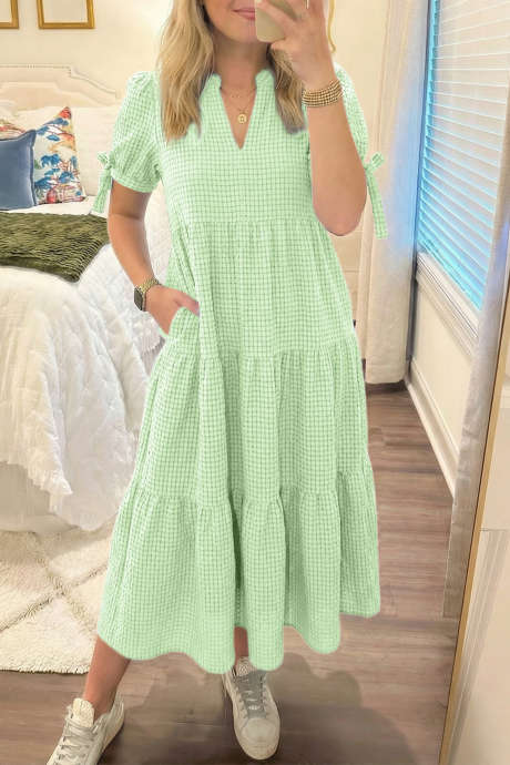 Vaaleanvihreä ruudullinen teksturoitu lyhythihainen kerrostettu midimekko rusetilla