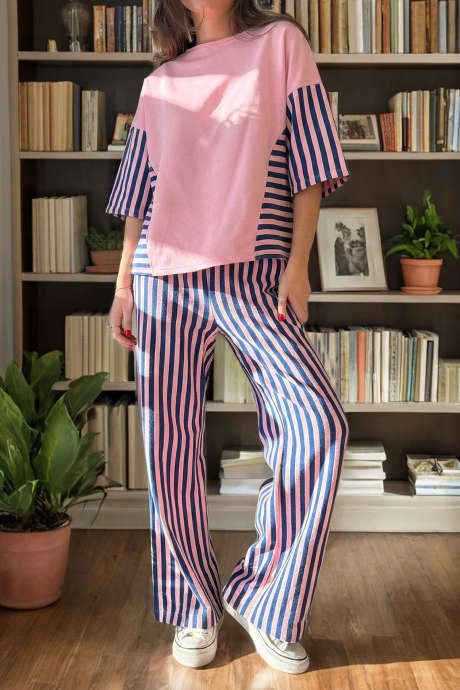 Vaaleanpunainen raitasetti