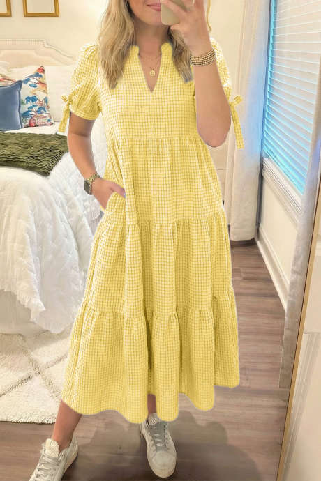 Keltainen ruudullinen teksturoitu lyhythihainen kerrostettu midimekko rusetilla