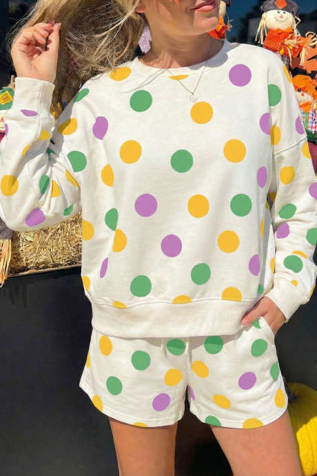 Komplet kratkih hlač z večbarvnim pikčastim potiskom in spuščenimi rameni ter vrvico