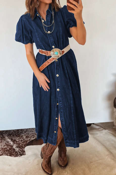 Robe longue en jean bleu marine à boutons, col boutonné et manches bouffantes courtes