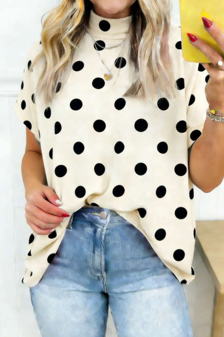 Beige Dolman-topp med høy hals og polkaprikker