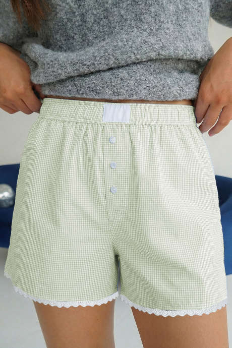 Zelene karo boksarice z gumbi in čipkasto obrobo