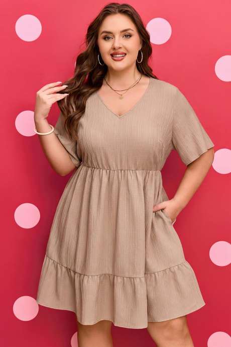 Temno kaki teksturirana obleka s kratkimi rokavi in ​​naborki za večje velikosti