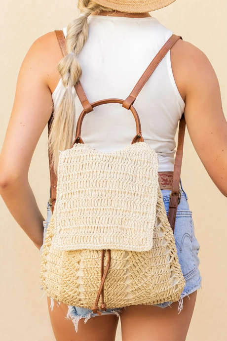 Bel retro nahrbtnik iz slame, tkan iz umetnega usnja in trakov