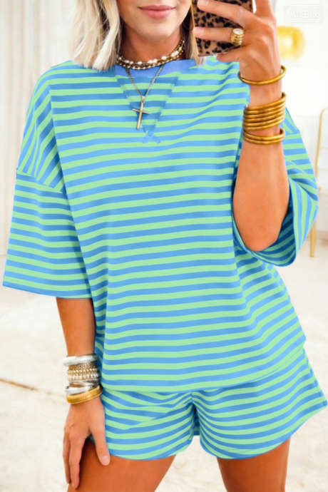 Komplet kratkih majic z zelenimi črtami in spuščenimi rameni, ohlapnih 2 kosov