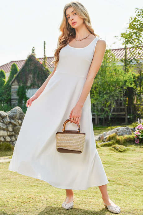 Bela midi obleka brez rokavov z okroglim izrezom in razcepljenim pasom
