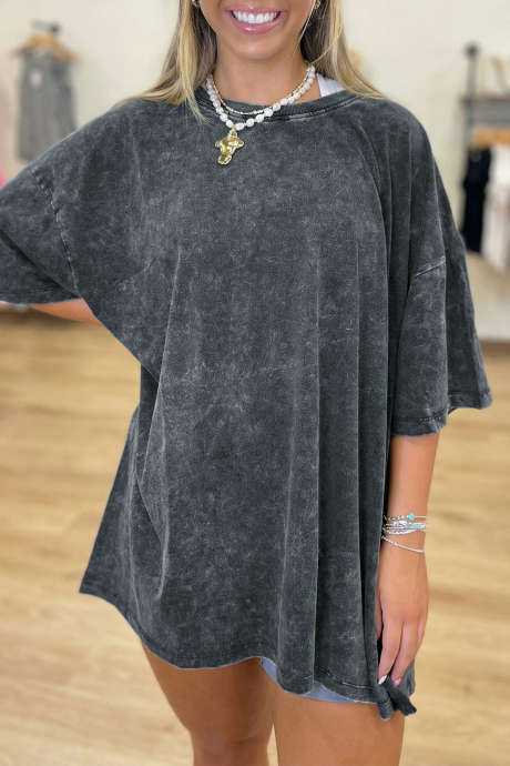 Mørkegrå ensfarget bomullsmineralvasket oversize-t-skjorte