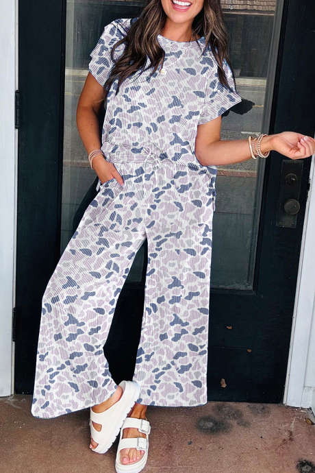 Beige kamuflasjetrykk vridd ribbet løs t-skjorte med snøring og bukser