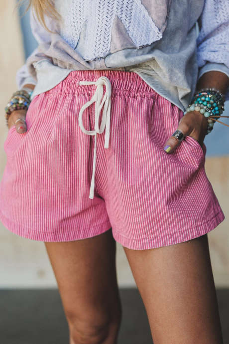 Rosa stripete snøring med elastisk midje og avslappet denimshorts
