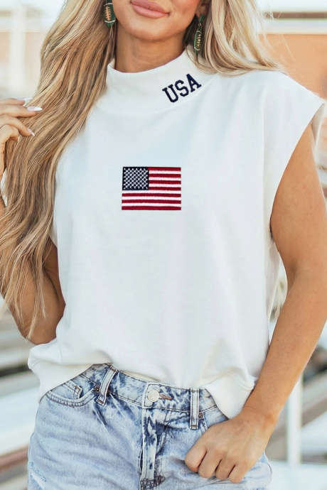 Witte top met hoge hals en korte mouwen, geborduurd met de Amerikaanse vlag