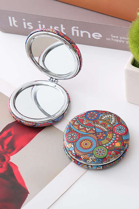 Sammenleggbart sminkespeil i Redwood Burl med bohemsk retrotrykk