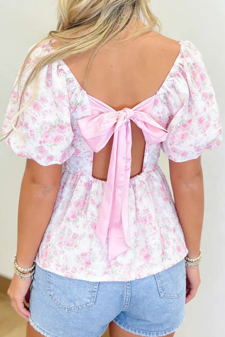Rosa Babydoll-bluse med åpen rygg og kontrastfarget sløyfe