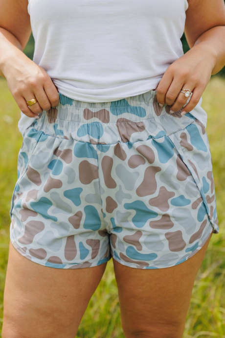 Flerfargede pluss-størrelse kamuflasje shorts med elastisk midje