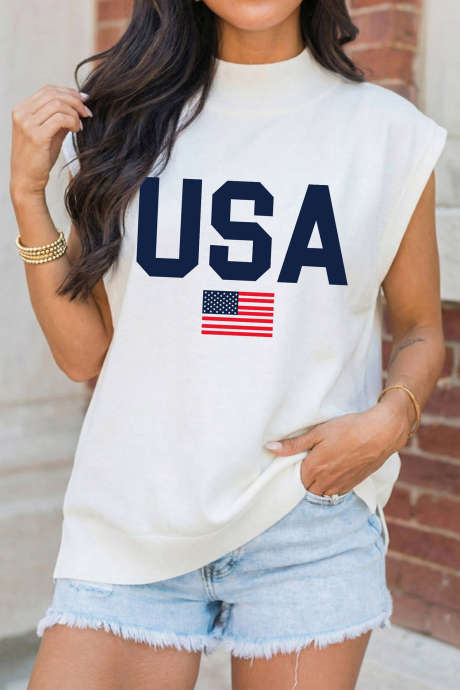 Hvit topp med korte ermer og USA-flaggtrykk og høy hals