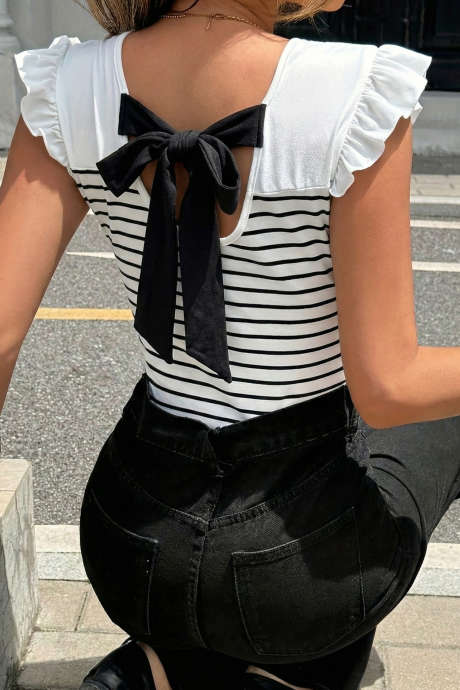 Λευκό ριγέ τοπ με βολάν και κόμπους στην πλάτη