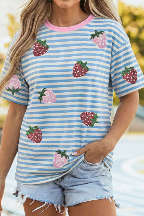 Himmelblå stripete paljett-jordbær-t-skjorte med rund hals og kontrastkant