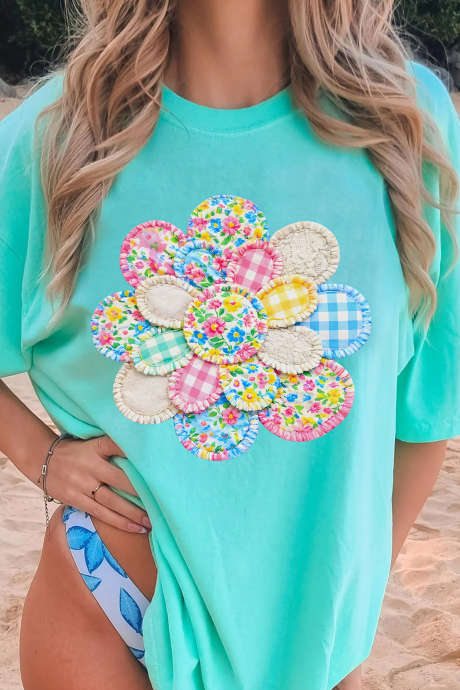 Mintgrønn lappeteppeblomstprintet casual t-skjorte