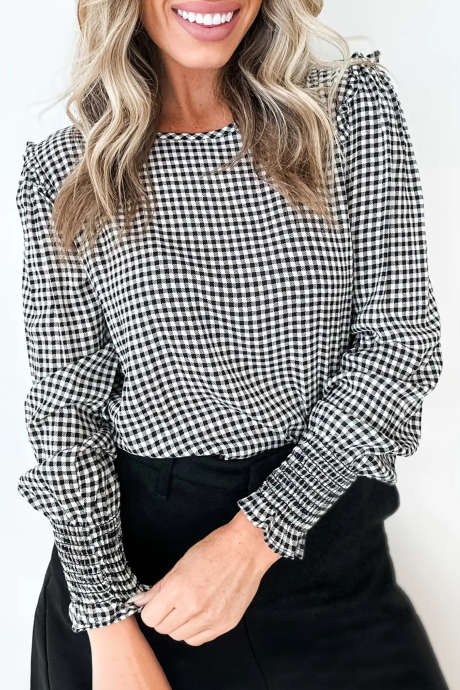 Bluză neagră în carouri, cu mânecă lungă, manșete încrețite, decolteu cu volane, pulover casual tip sleeve