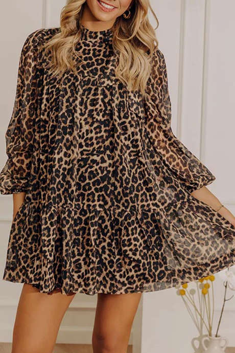 Bruine korte jurk met lange mouwen en luipaardprint