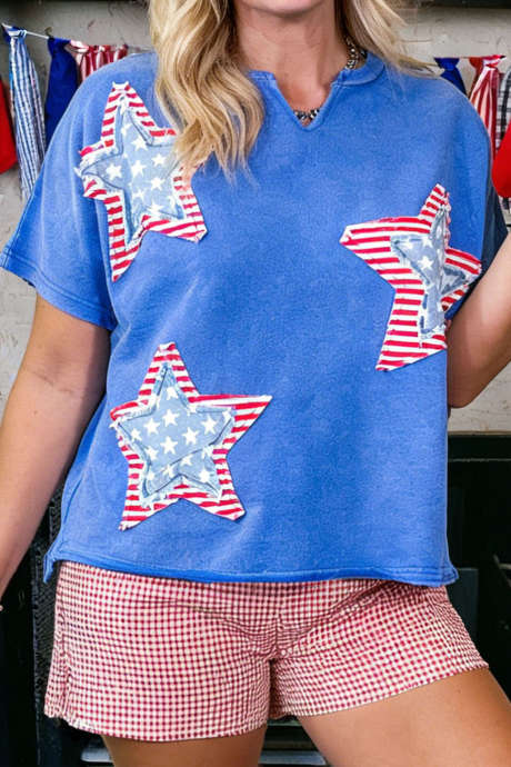 Camiseta con lavado mineral, cuello con muesca y parche de estrella patriota en azul cielo