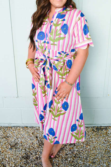 Rosa Stripete Kamskjellformet Kortermet Plus Size Blomster Brunch Midikjole