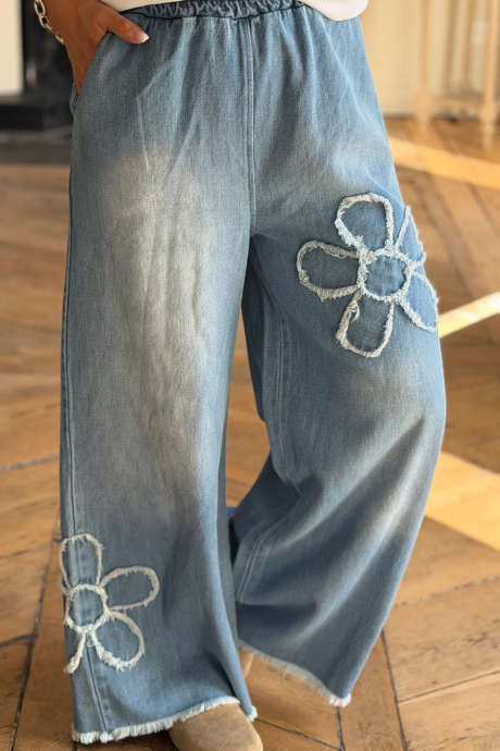 Maong na Beau Blue High Waist Wide Leg na may Bulaklak at Raw Hem na Dekorasyon na Kaswal na Pantalon
