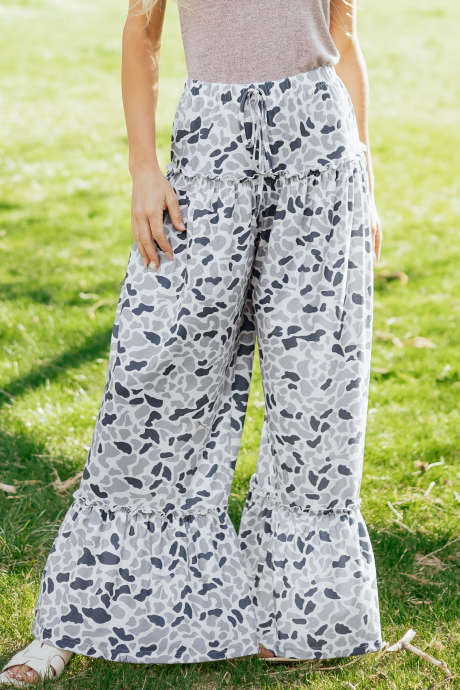 Pantaloni casual bej cu imprimeu camouflaj și picioare largi