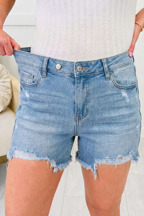 Pantaloni scurți din denim Beau Blue cu model asimetric și model uzat, cu model whiskery și tiv brut