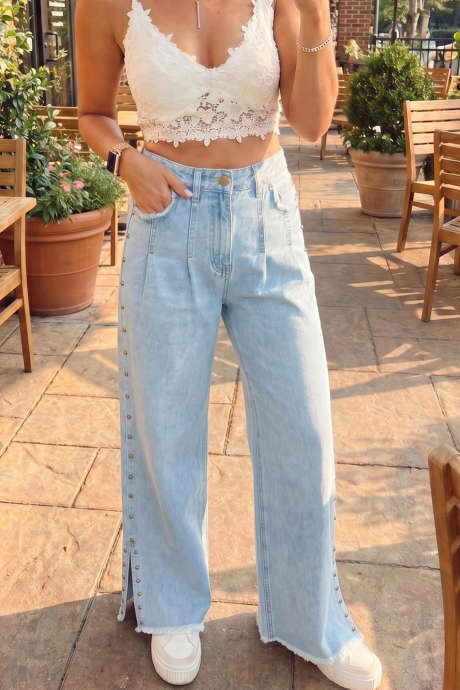 Τζιν παντελόνι Beau Blue με φαρδιά μπατζάκια και σκίσιμο στο πλάι, με τρουκς και τσέπες