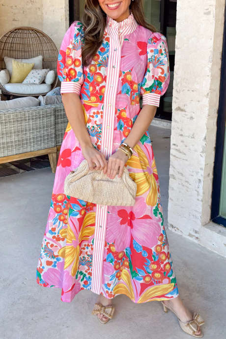 Vestido vacacional de manga corta con botones, ribete de rayas y estampado floral rosa