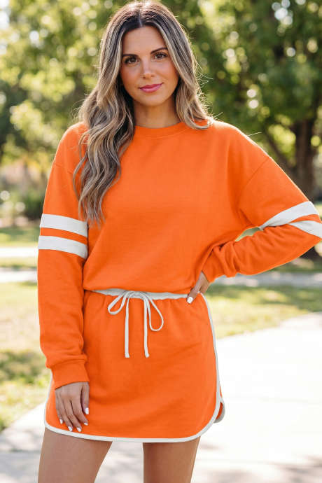 Set mini-skort portocaliu cu dungi și umeri căzuți