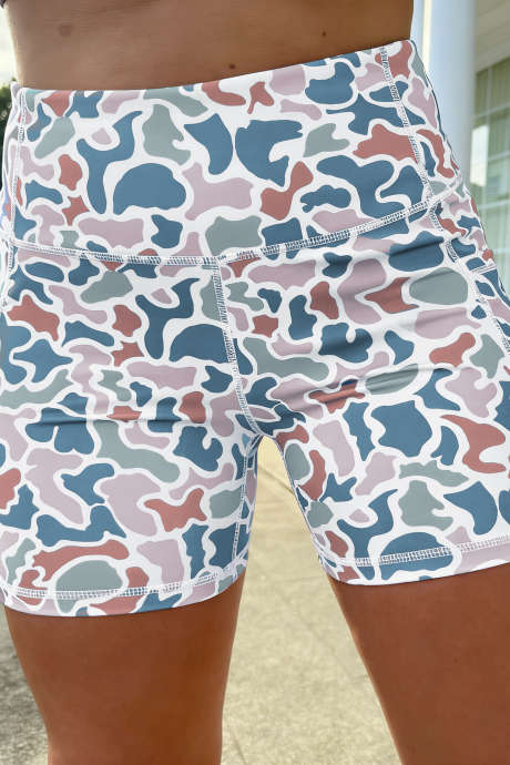 Pantaloni scurți biker albaștri cu imprimeu abstract camo și detalii cu cusături