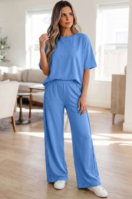 Conjunto de 2 piezas de camiseta oversize con bolsillos y pantalones casuales de color azul cielo